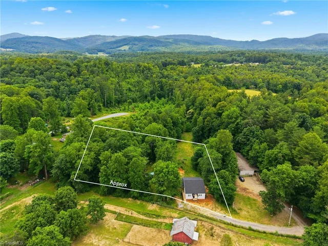 625 Gunters Hill Road, photo 3 of 49