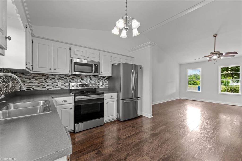 800 Linens Street, Graham, North Carolina image 10