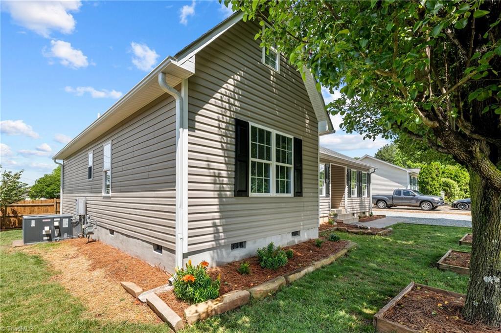 800 Linens Street, Graham, North Carolina image 35