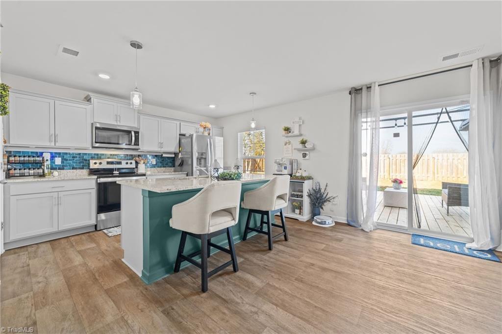 Lexington, North Carolina 27295, United States, 4 Bedrooms Bedrooms, ,3 BathroomsBathrooms,Residential,Active,85991