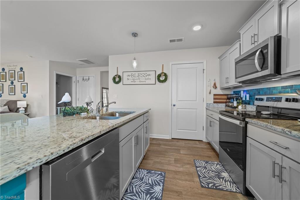 Lexington, North Carolina 27295, United States, 4 Bedrooms Bedrooms, ,3 BathroomsBathrooms,Residential,Active,85991