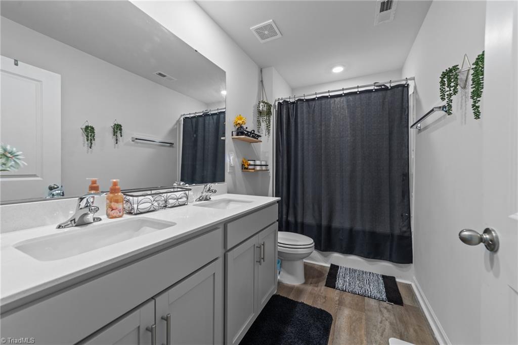 Lexington, North Carolina 27295, United States, 4 Bedrooms Bedrooms, ,3 BathroomsBathrooms,Residential,Active,85991