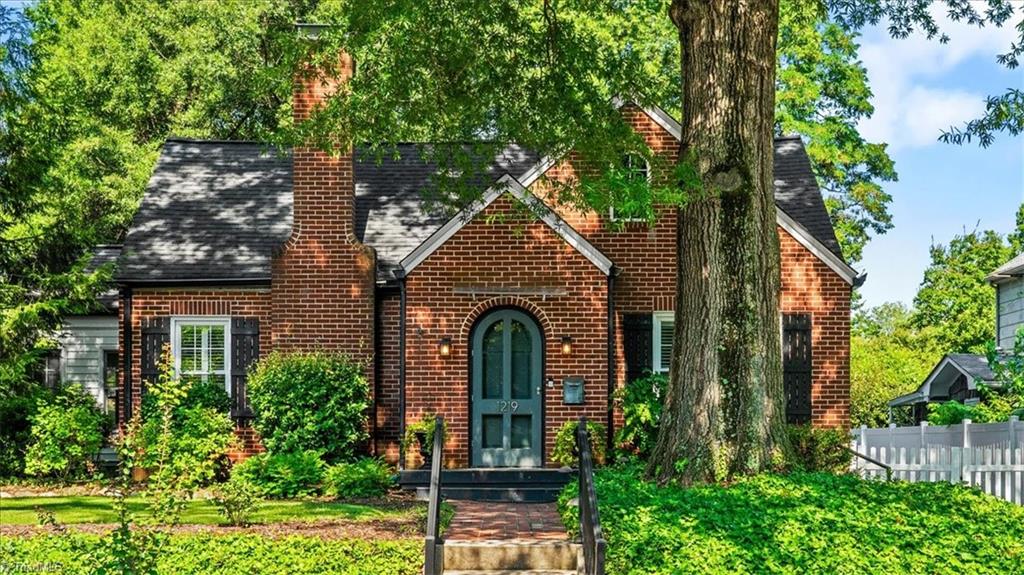 Greensboro, North Carolina 27408, United States, 3 Bedrooms Bedrooms, ,2 BathroomsBathrooms,Residential,Pending,167824