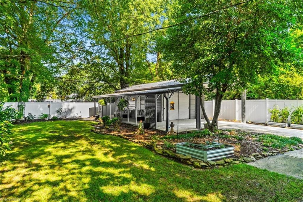 Greensboro, North Carolina 27408, United States, 3 Bedrooms Bedrooms, ,2 BathroomsBathrooms,Residential,Pending,167824