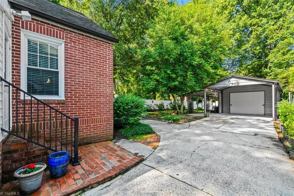 Greensboro, North Carolina 27408, United States, 3 Bedrooms Bedrooms, ,2 BathroomsBathrooms,Residential,Pending,167824