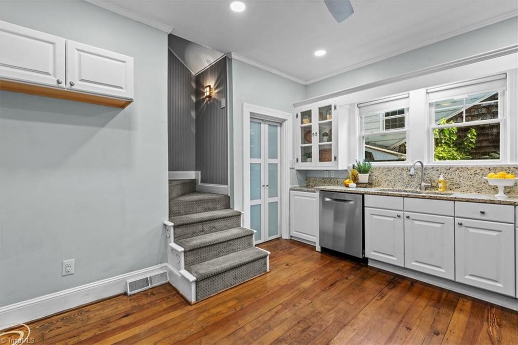 Greensboro, North Carolina 27408, United States, 3 Bedrooms Bedrooms, ,2 BathroomsBathrooms,Residential,Pending,167824