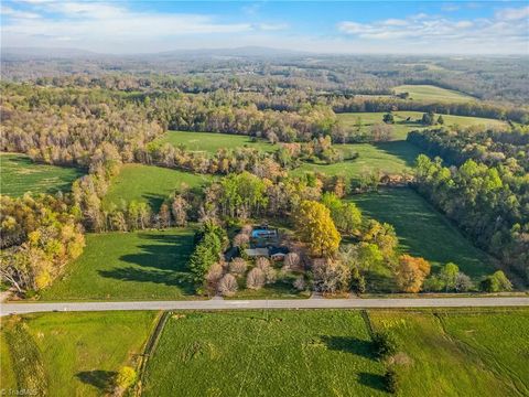 Vacant Land For Sale - 3842 W Old Us Highway 421 Hwy<br/> Yadkin County, Hamptonville, NC 27020