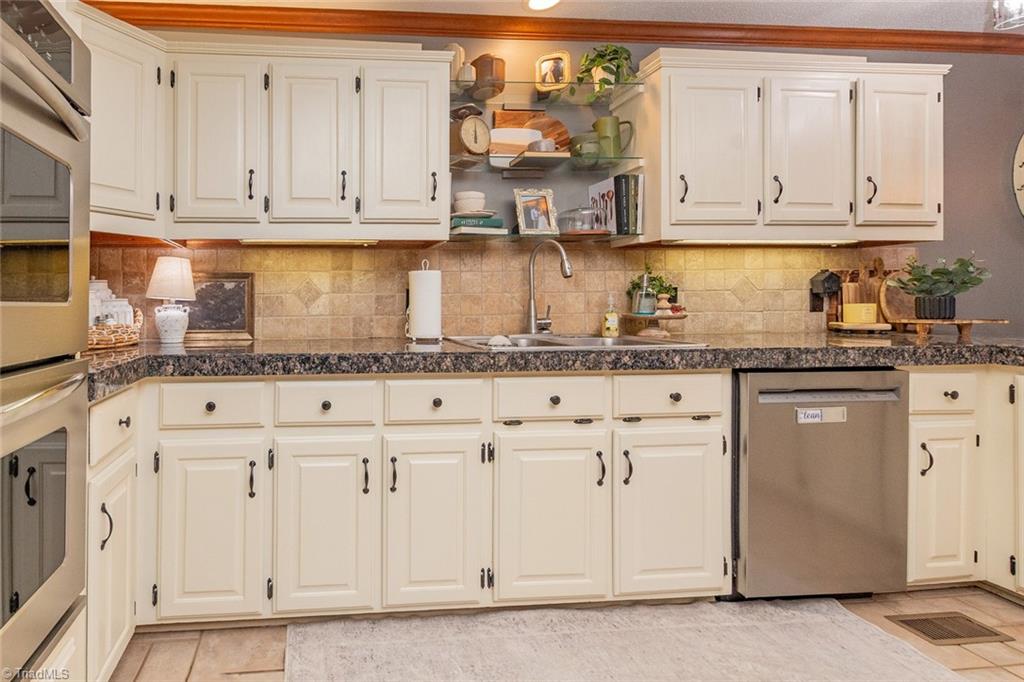 5110 Foxview Drive, Pleasant Garden, North Carolina image 19