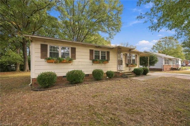 231 Webster Road, photo 2 of 28