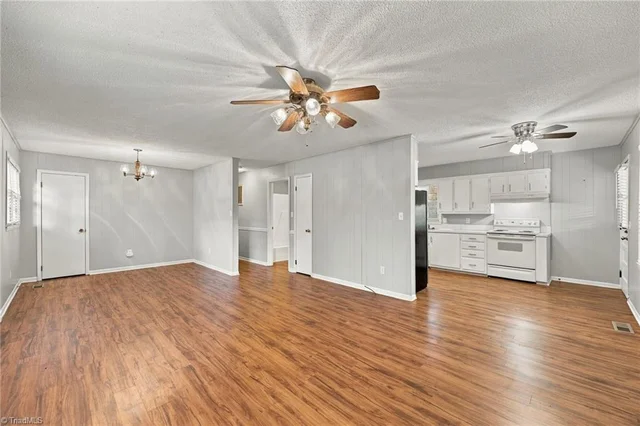 231 Webster Road, photo 5 of 28