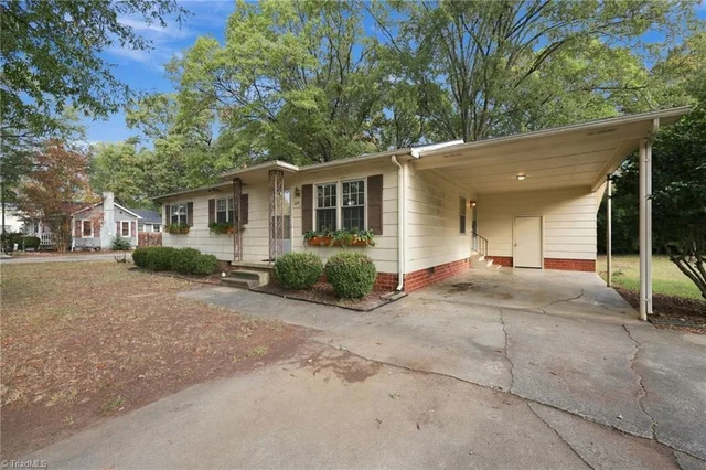 231 Webster Road, photo 3 of 28
