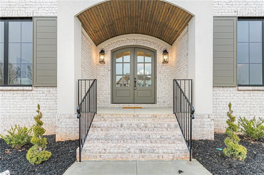 Photo of 6806 Brennan Way, Oak Ridge, NC 27310 (MLS # 1195702)