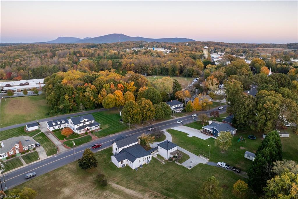 524 W Main Street, Pilot Mountain, North Carolina image 34