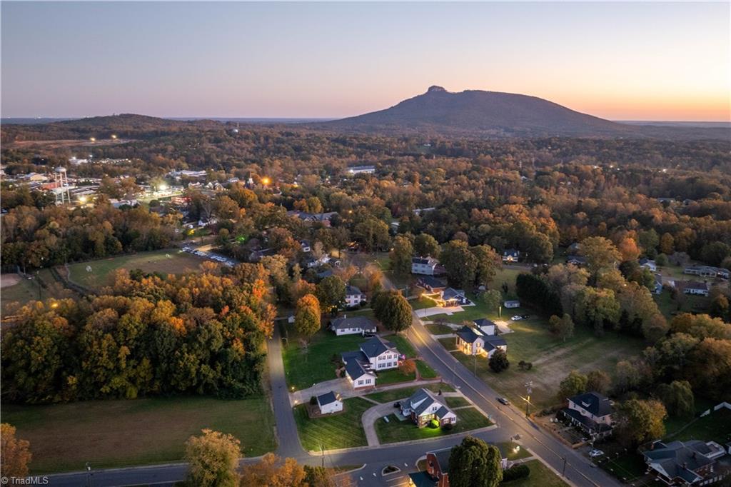 524 W Main Street, Pilot Mountain, North Carolina image 9