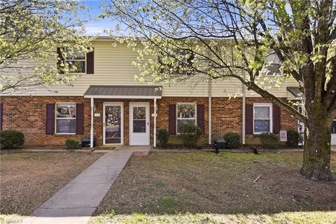 Condo For Sale - 640 Cedarbrook Court<br/> Forsyth County, Lewisville, NC 27023