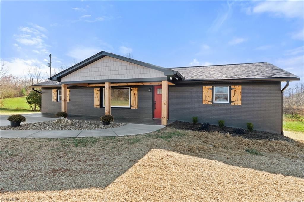 Photo of 1195 Rogers Road, Mount Airy, NC 27030 (MLS # 1202748)