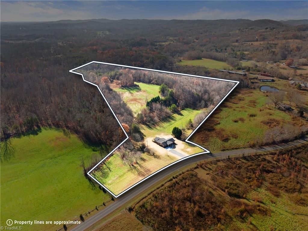 Photo of 1195 Rogers Road, Mount Airy, NC 27030 (MLS # 1202748)