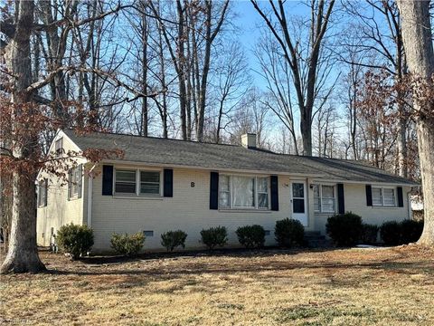 208 Wedgewood Drive Jamestown NC 27282