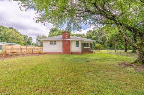 Homes For Sale - 2527 S Nc Highway 66<br/> Forsyth County, Kernersville, NC 27284