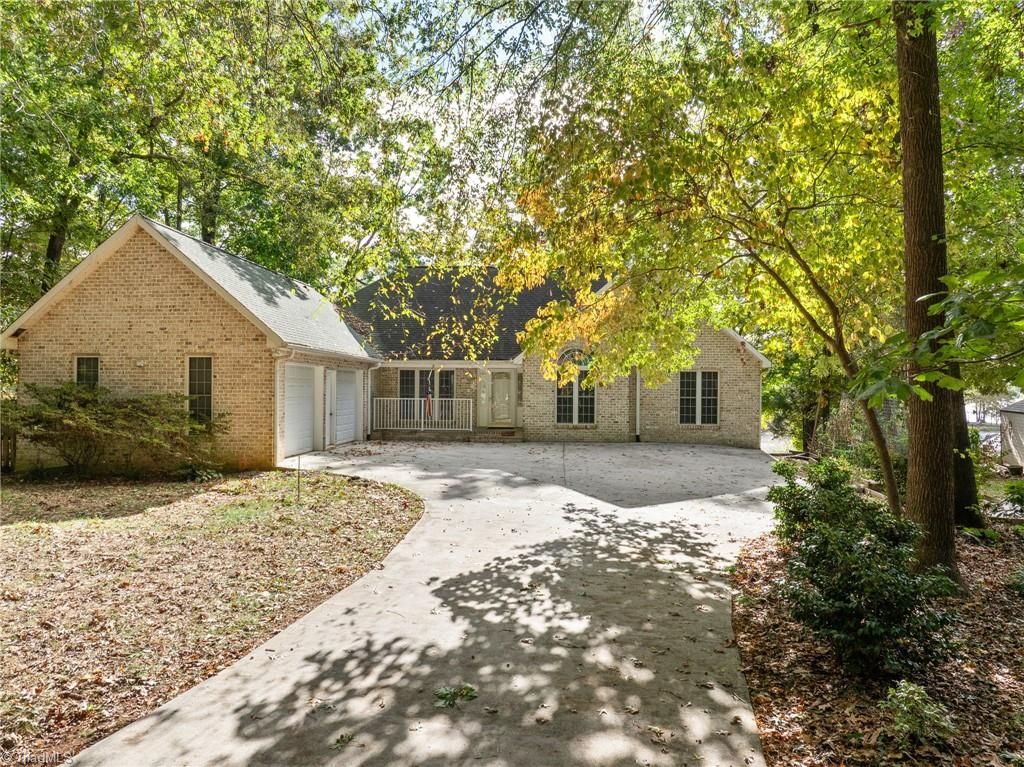 Photo of 3105 Riverside Drive, Lexington, NC 27292 (MLS # 1199303)