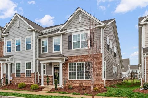 Townhouse For Sale - 1728 Westfall Street<br/> Kernersville, NC 27284