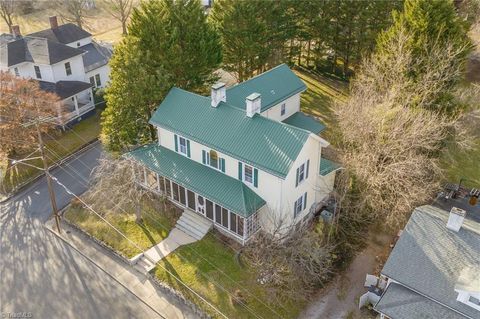 A home in Mount Airy