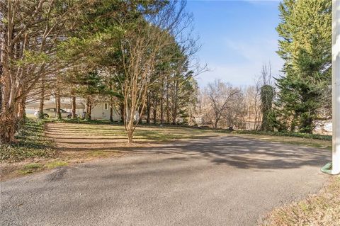 A home in Mount Airy