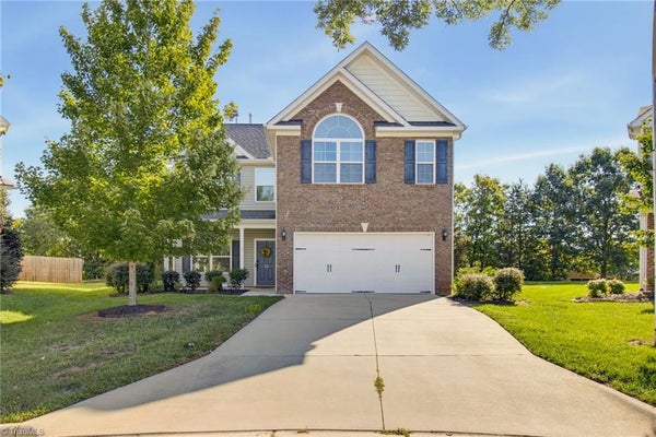 15 HARVEST OAK CT, GREENSBORO, NC 27406 - Image efb4eee1b1a738fdfd306f24f64ffc20/3161847508