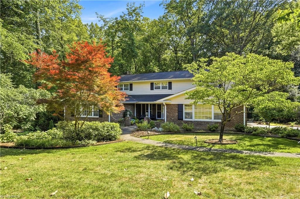 Photo of 612 Hertford Road, Winston-Salem, NC 27104 (MLS # 1222414)