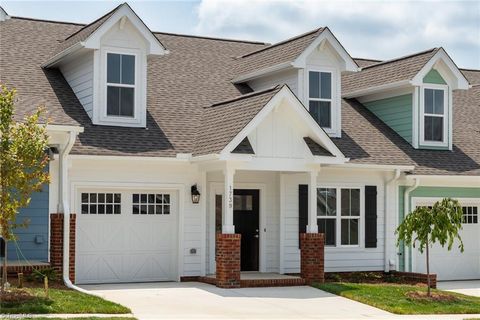 Townhouse For Sale - 1739 Old Fields Boulevard<br/> Haw River, NC 27258