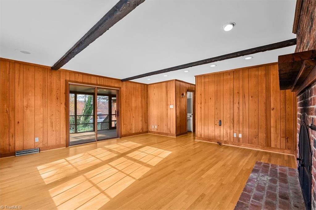 Greensboro, North Carolina 27408, United States, 3 Bedrooms Bedrooms, ,2 BathroomsBathrooms,Residential,Active,248098