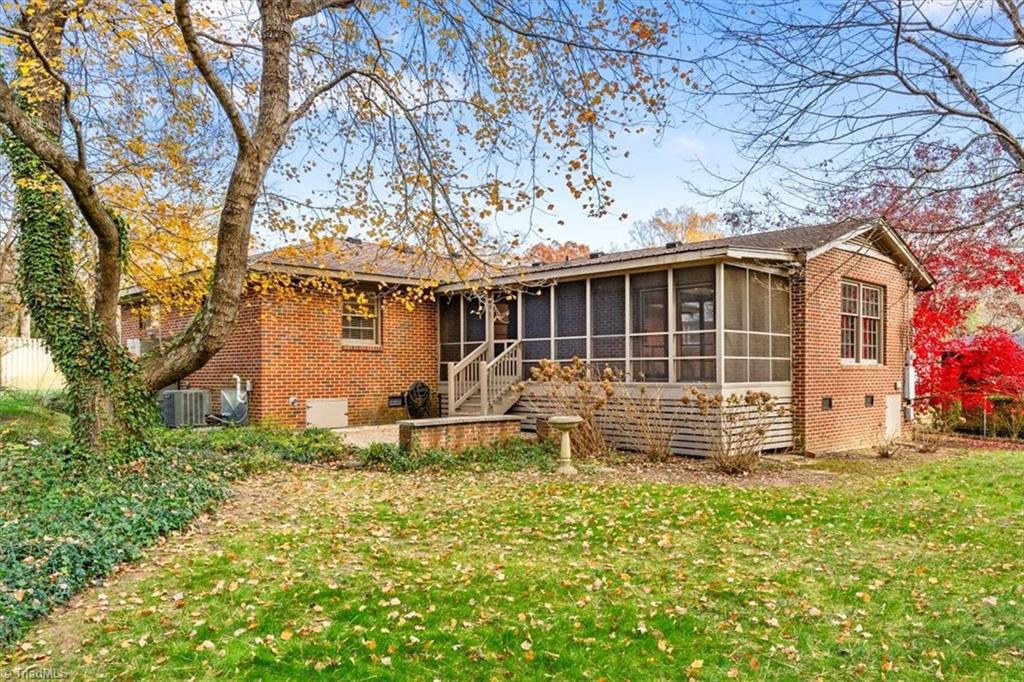 Greensboro, North Carolina 27408, United States, 3 Bedrooms Bedrooms, ,2 BathroomsBathrooms,Residential,Active,248098