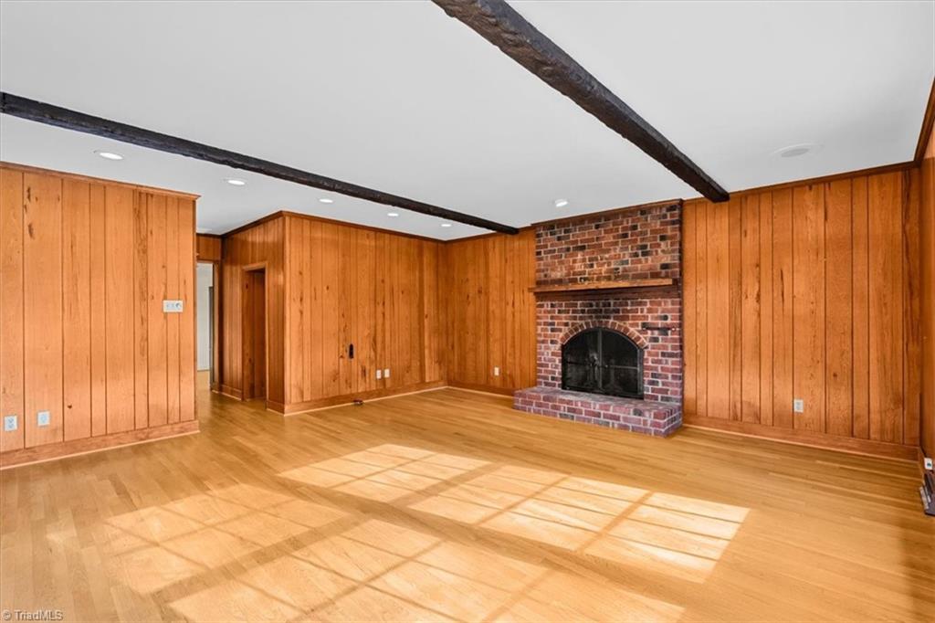 Greensboro, North Carolina 27408, United States, 3 Bedrooms Bedrooms, ,2 BathroomsBathrooms,Residential,Active,248098