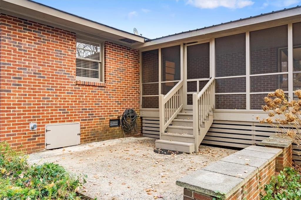 Greensboro, North Carolina 27408, United States, 3 Bedrooms Bedrooms, ,2 BathroomsBathrooms,Residential,Active,248098