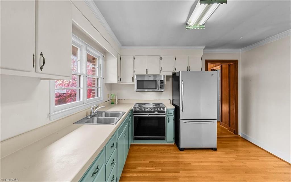 Greensboro, North Carolina 27408, United States, 3 Bedrooms Bedrooms, ,2 BathroomsBathrooms,Residential,Active,248098