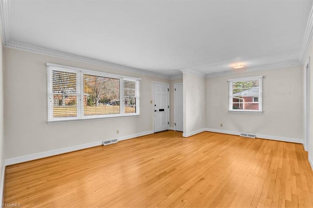 Greensboro, North Carolina 27408, United States, 3 Bedrooms Bedrooms, ,2 BathroomsBathrooms,Residential,Active,248098