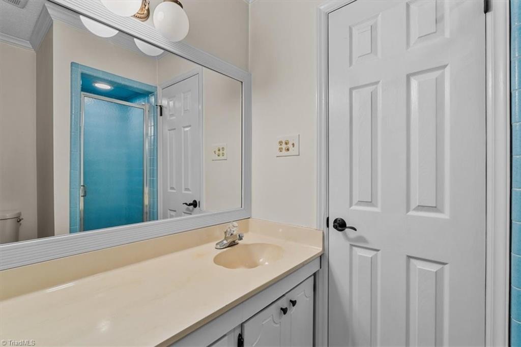 Greensboro, North Carolina 27408, United States, 3 Bedrooms Bedrooms, ,2 BathroomsBathrooms,Residential,Active,248098