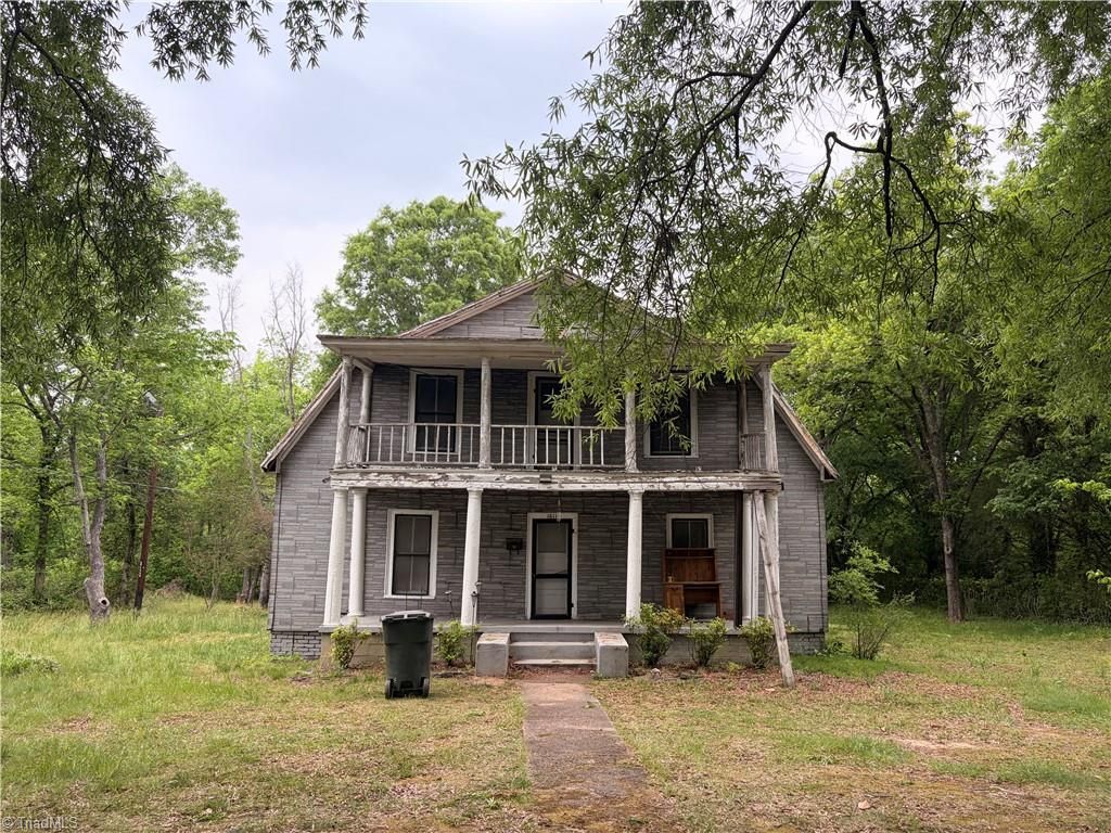 Photo of 1611 Meadow Road, Eden, NC 27288 (MLS # 1218830)