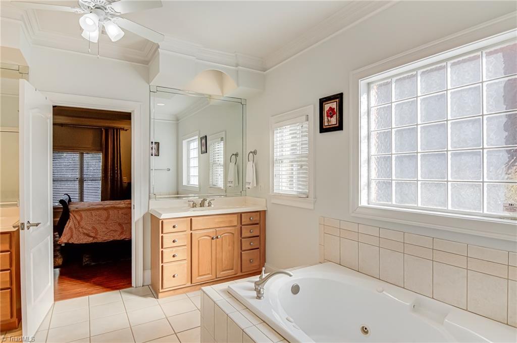 Winston-Salem, North Carolina 27104, United States, 3 Bedrooms Bedrooms, ,3 BathroomsBathrooms,Residential,Active,243730