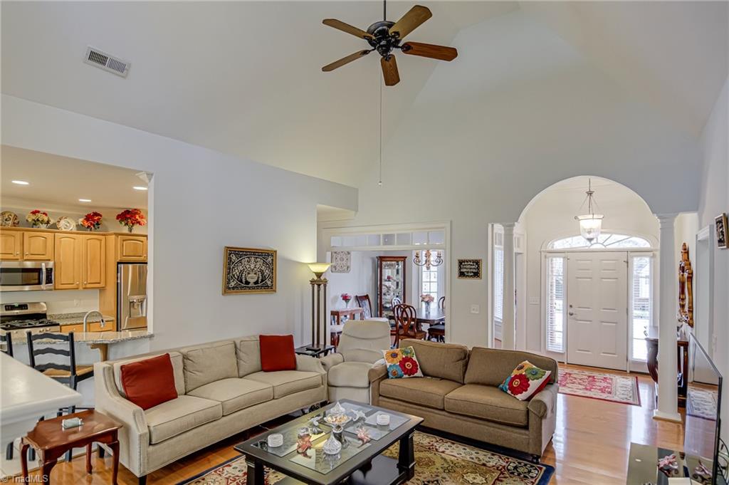 Winston-Salem, North Carolina 27104, United States, 3 Bedrooms Bedrooms, ,3 BathroomsBathrooms,Residential,Active,243730