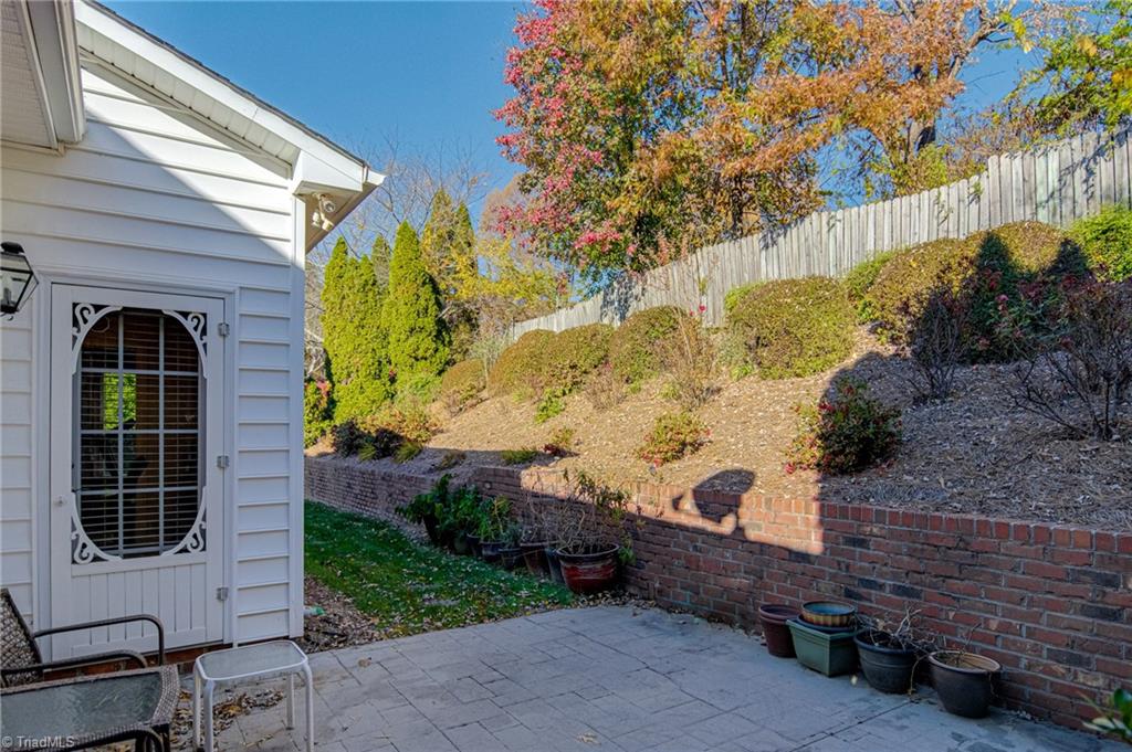 Winston-Salem, North Carolina 27104, United States, 3 Bedrooms Bedrooms, ,3 BathroomsBathrooms,Residential,Active,243730