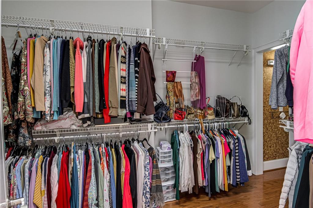 Winston-Salem, North Carolina 27104, United States, 3 Bedrooms Bedrooms, ,3 BathroomsBathrooms,Residential,Active,243730