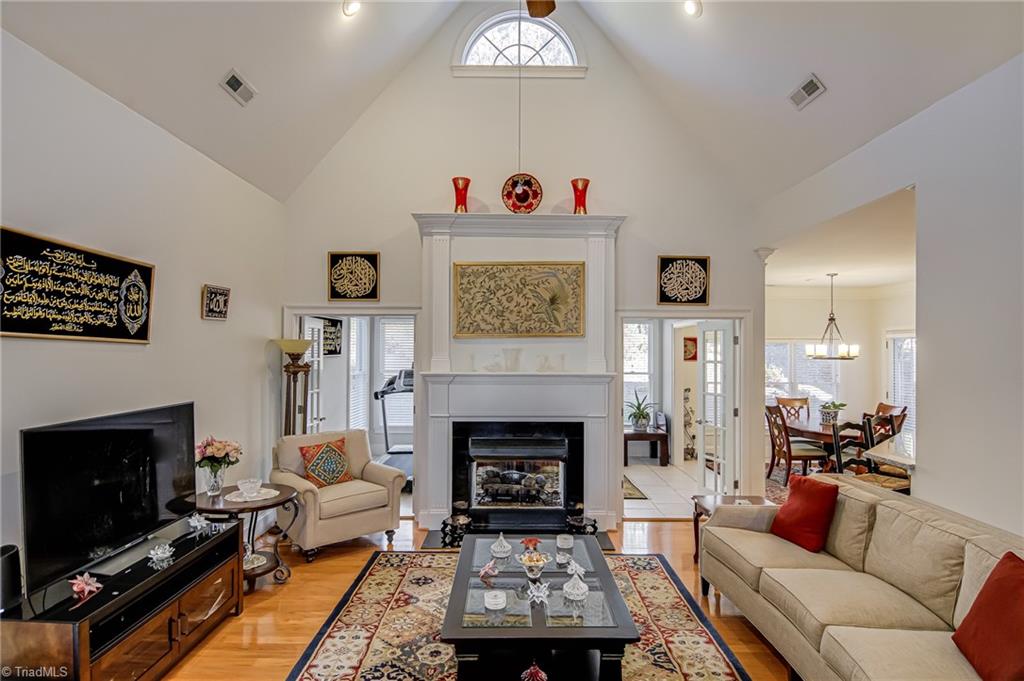 Winston-Salem, North Carolina 27104, United States, 3 Bedrooms Bedrooms, ,3 BathroomsBathrooms,Residential,Active,243730