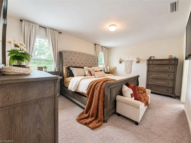 1089 Bitting Hall Circle, photo 4 of 17