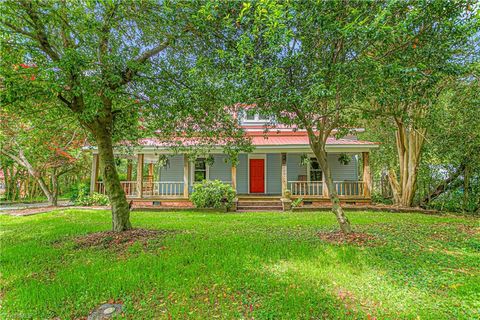 Homes For Sale - 429 N Asheboro Street<br/> Randolph County, Liberty, NC 27298