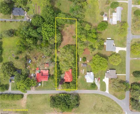 Homes For Sale - 429 N Asheboro Street<br/> Liberty, NC 27298