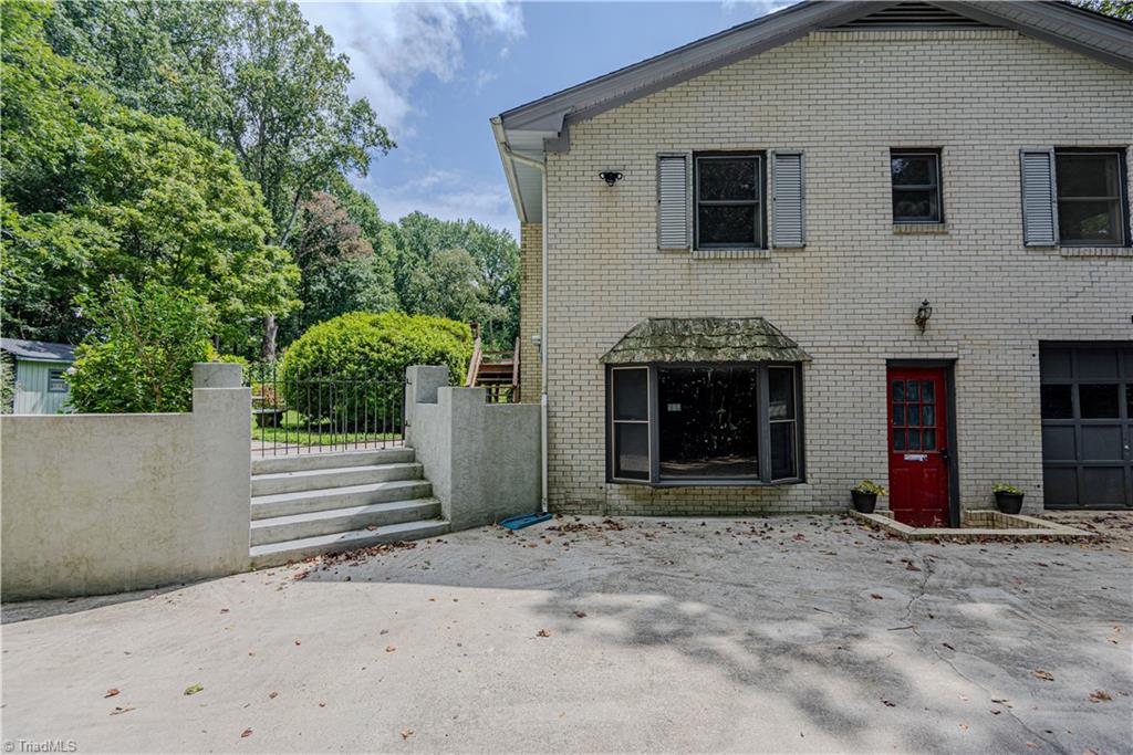 209 Debanne Road