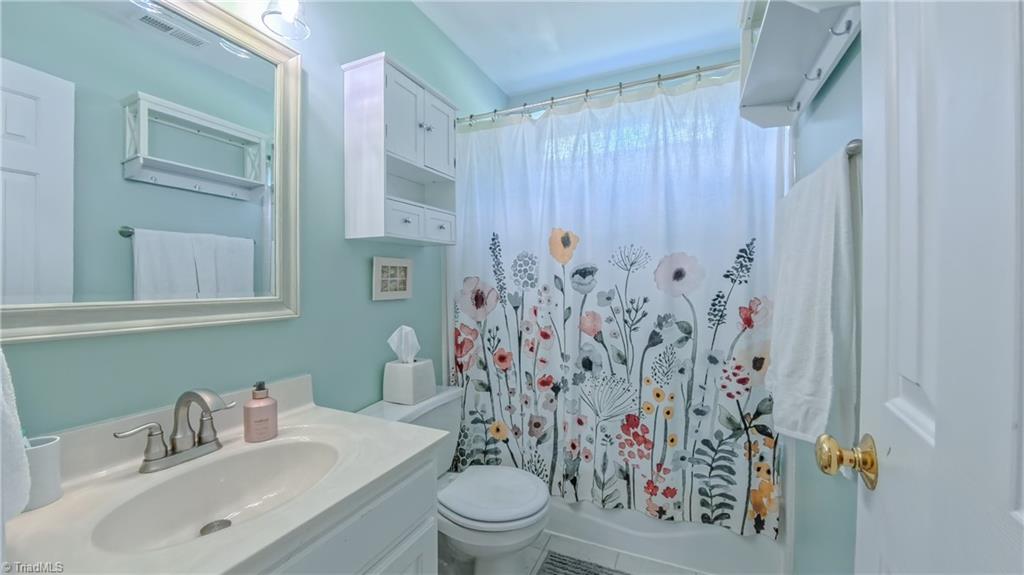 3693 Shadow Ridge Drive, High Point, North Carolina image 27