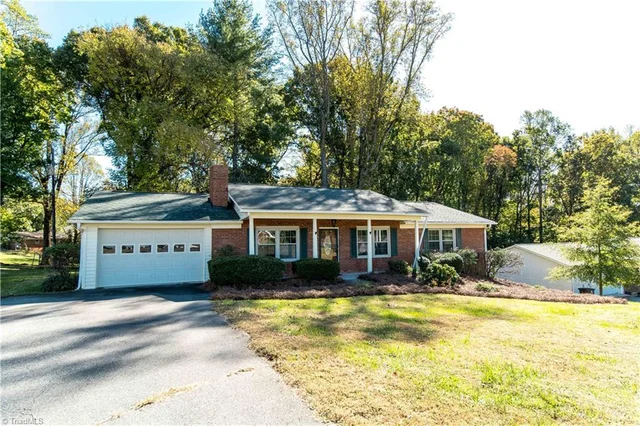 4520 Ole Log Lane, photo 2 of 30