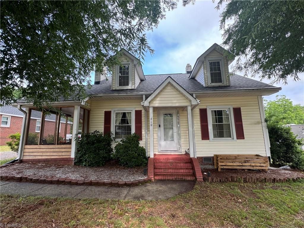 Photo of 810 N Main Street, Walnut Cove, NC 27052 (MLS # 1222050)